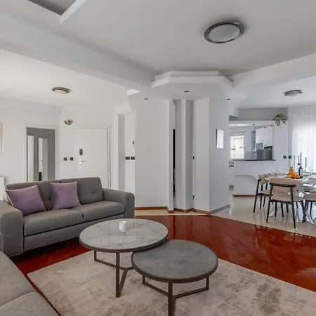 Monero Boutique V Apartment